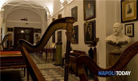 那不勒斯“圣彼得馬潔拉”音樂學(xué)院（CONSERVATORIO di NAPOLI 