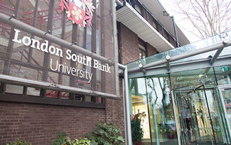 英國南岸大學